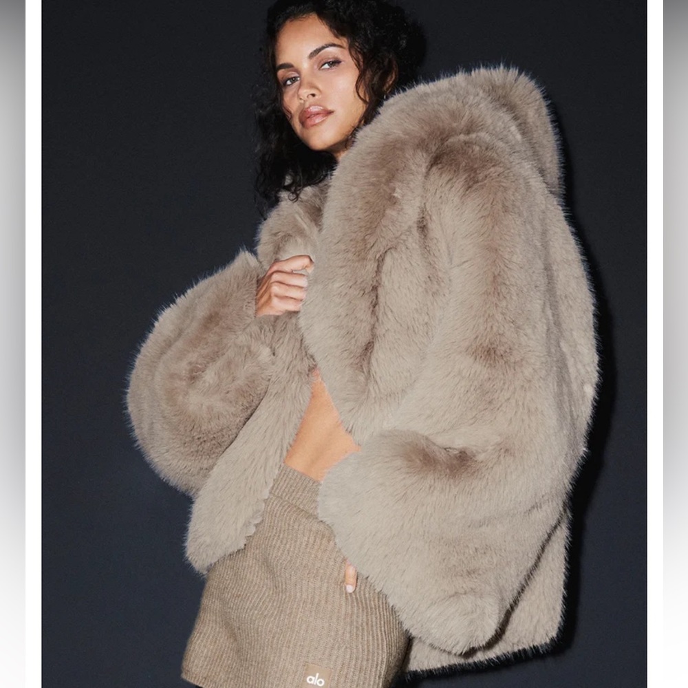 Alo Opulent Faux Fur Statement Jacket - Oat. Size XS-S